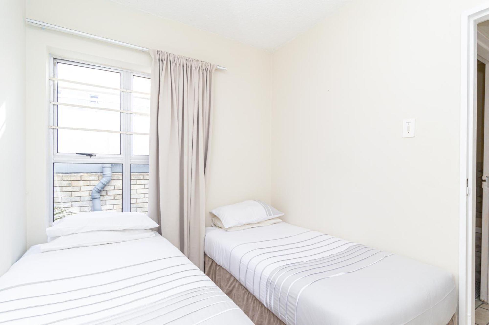 Modern Seaview Apartment Port Elizabeth Exterior foto